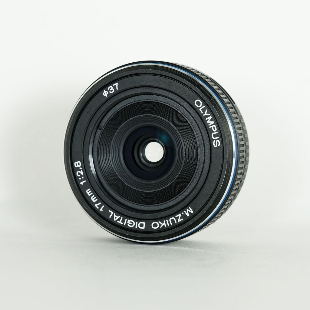 OLYMPUS M.ZUIKO DIGITAL 17mm F2.8 シルバー