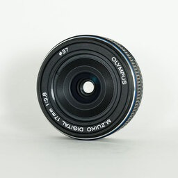 OLYMPUS M.ZUIKO DIGITAL 17mm F2.8 シルバー