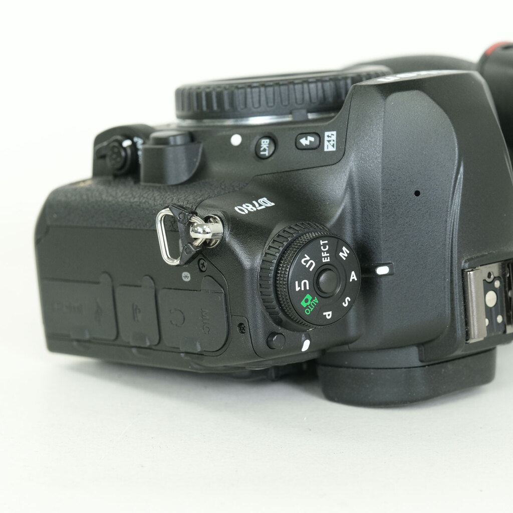 Nikon D780