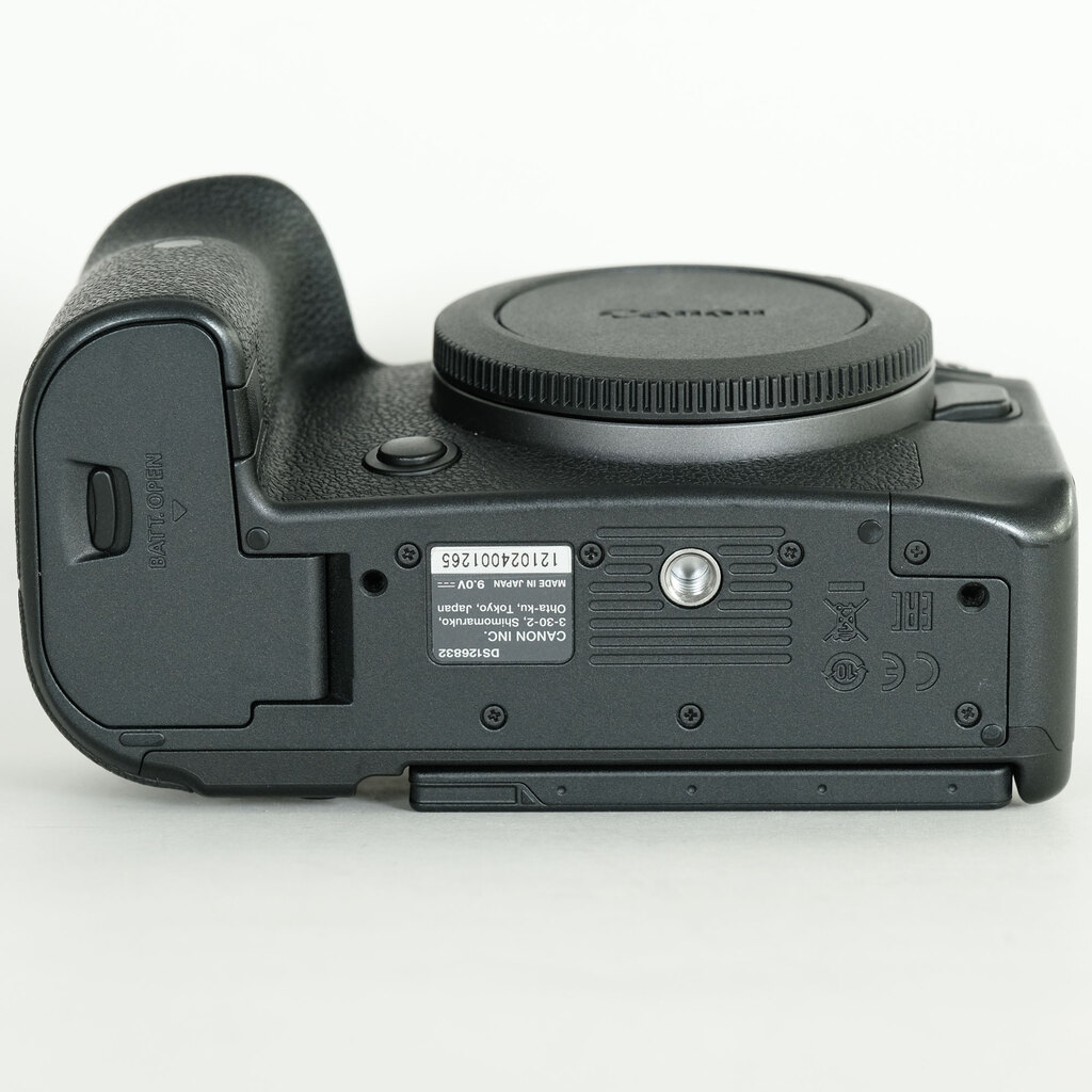 Canon EOS R6 Canon EOS R6