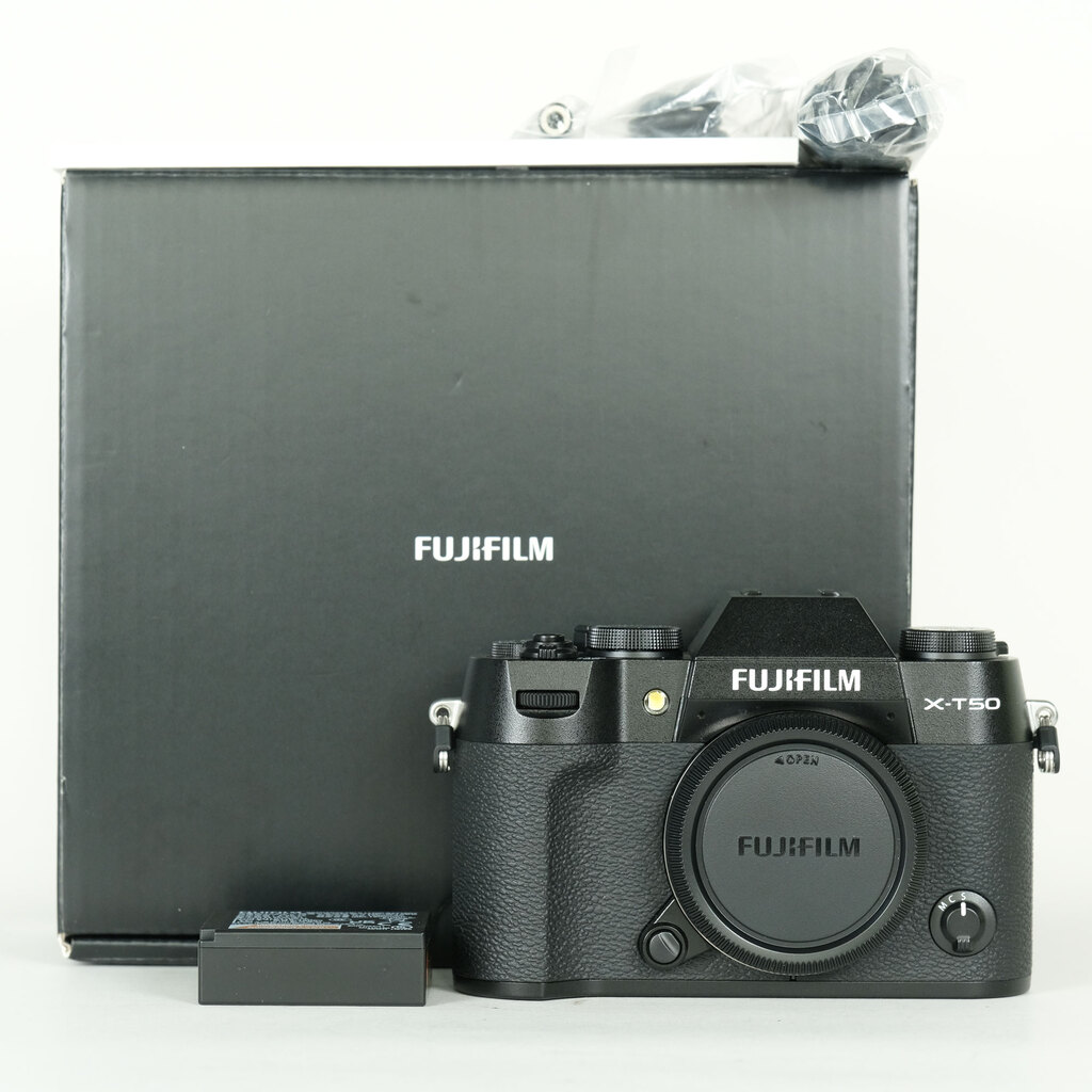 FUJIFILM X-T50 [�{�f�B �u���b�N]