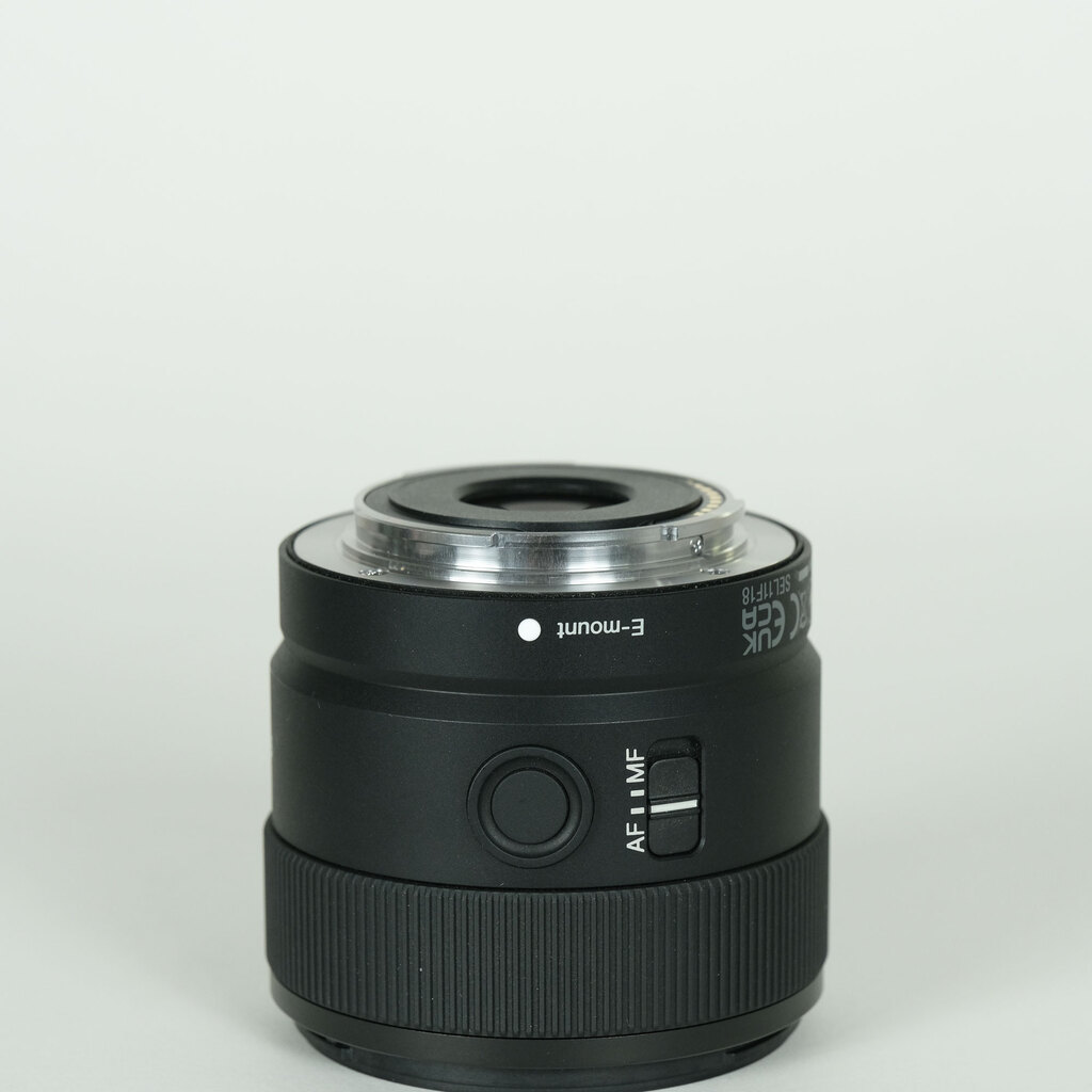 SONY E 11mm F1.8 SEL11F18