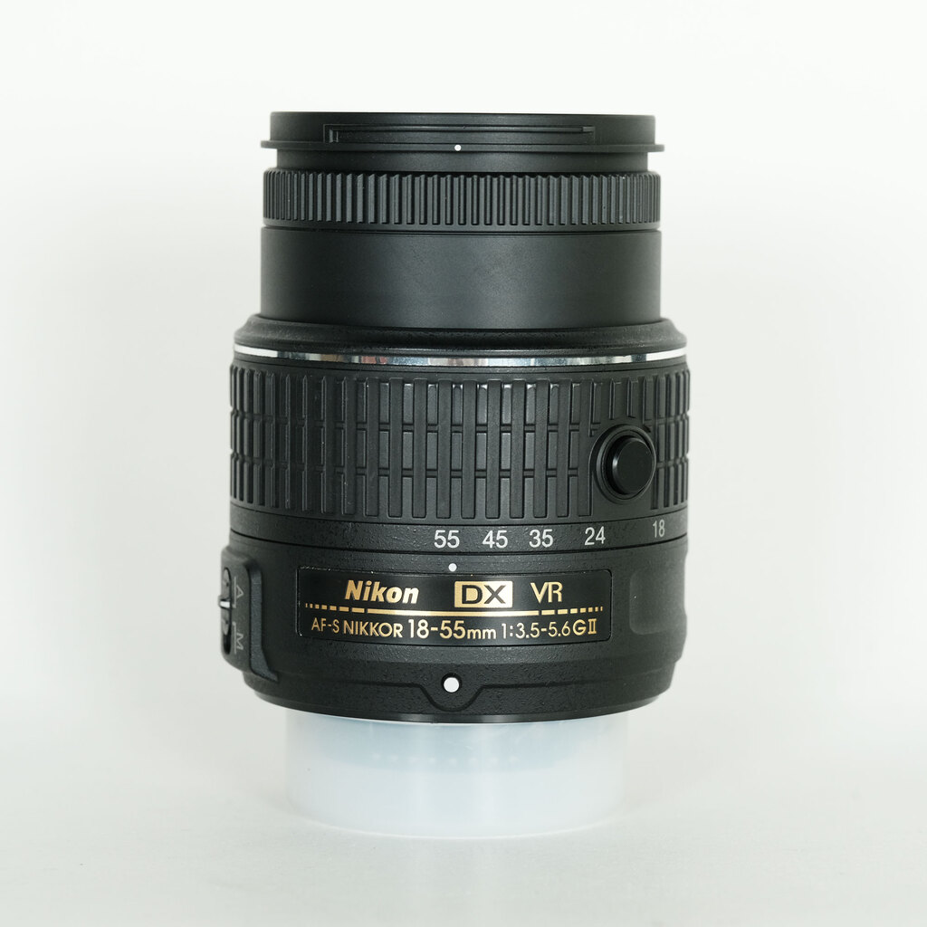 Nikon AF-S DX NIKKOR 18-55mm f3.5-5.6G VR II