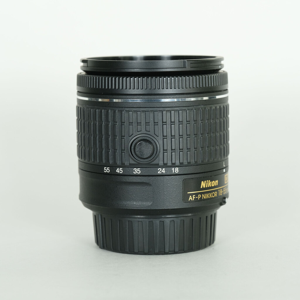 Nikon AF-S DX NIKKOR 18-55mm F3.5-5.6 G VR Nikon AF-S DX NIKKOR 18-55mm F3.5-5.6 G VR