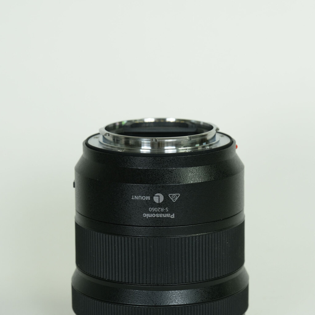 Panasonic LUMIX S 20-60mm F3.5-5.6 Panasonic LUMIX S 20-60mm F3.5-5.6