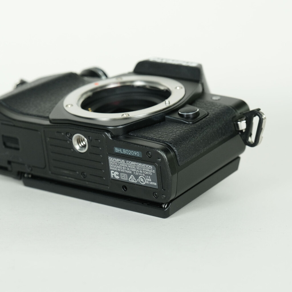 OLYMPUS OM-D E-M10 Mark II