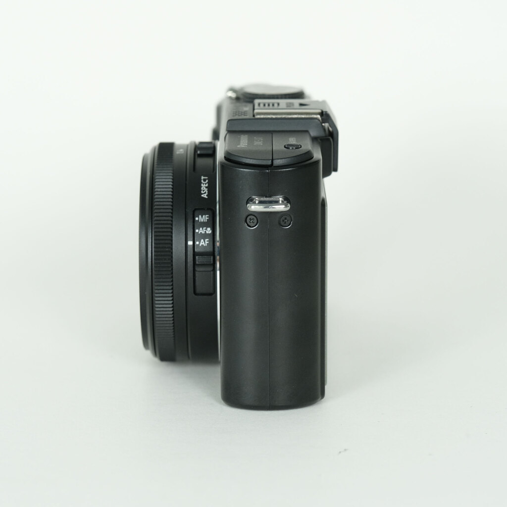 Panasonic LUMIX DMC-LX7-K ブラックの出品 | ONE SCENE（ワンシーン）