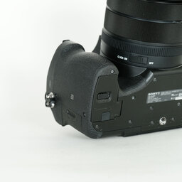 SONY Cyber-shot DSC-RX10M4