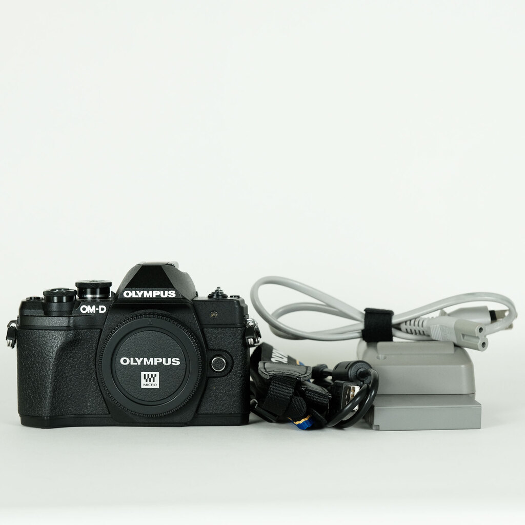 OLYMPUS OM-D E-M10 Mark III