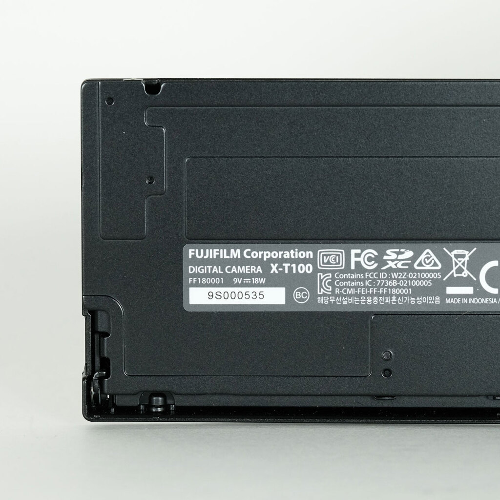 FUJIFILM X-T100