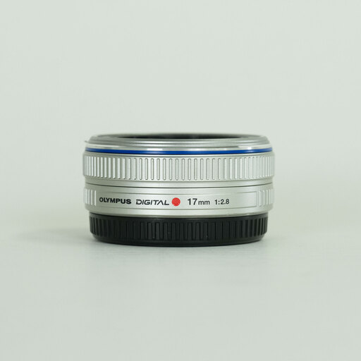 OLYMPUS M.ZUIKO DIGITAL 17mm F2.8 シルバー