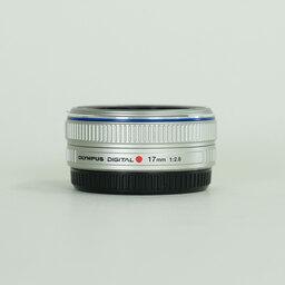 OLYMPUS M.ZUIKO DIGITAL 17mm F2.8 シルバー