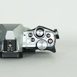 OLYMPUS OM-D E-M5 Mark II