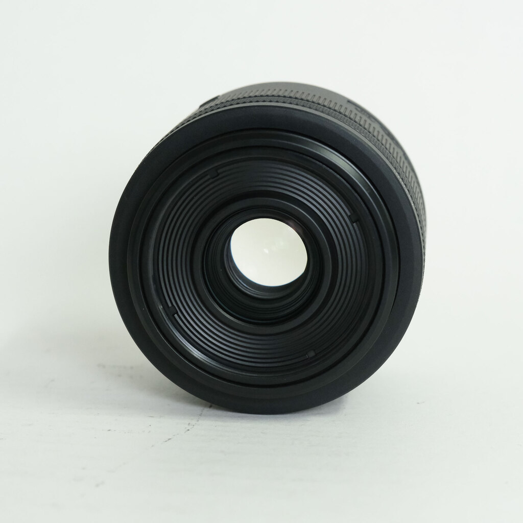 Canon RF35mm F1.8 MACRO IS STM