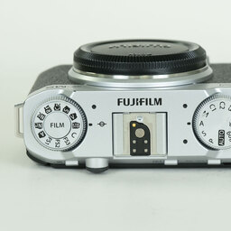 FUJIFILM X-M5
