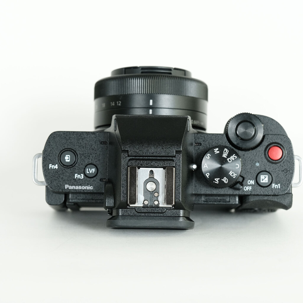 Panasonic LUMIX DC-G100V 標準ズームレンズ ＋ トライポッドグリップキット