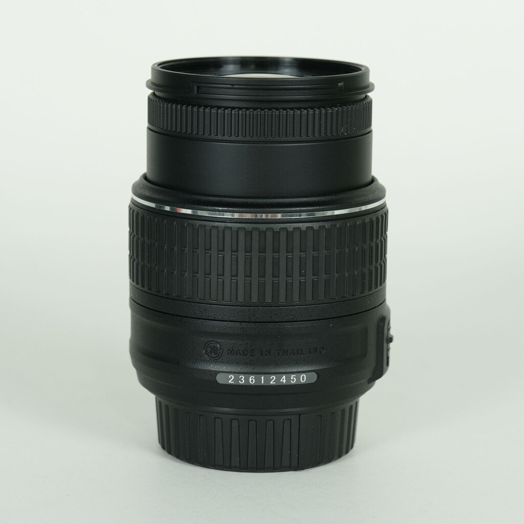 Nikon AF-S DX NIKKOR 18-55mm f3.5-5.6G VR II Nikon AF-S DX NIKKOR 18-55mm f3.5-5.6G VR II