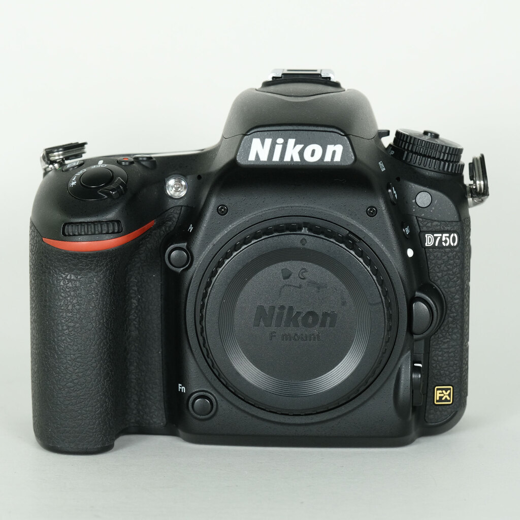 D750 ボディ 中古価格比較 - 価格.com