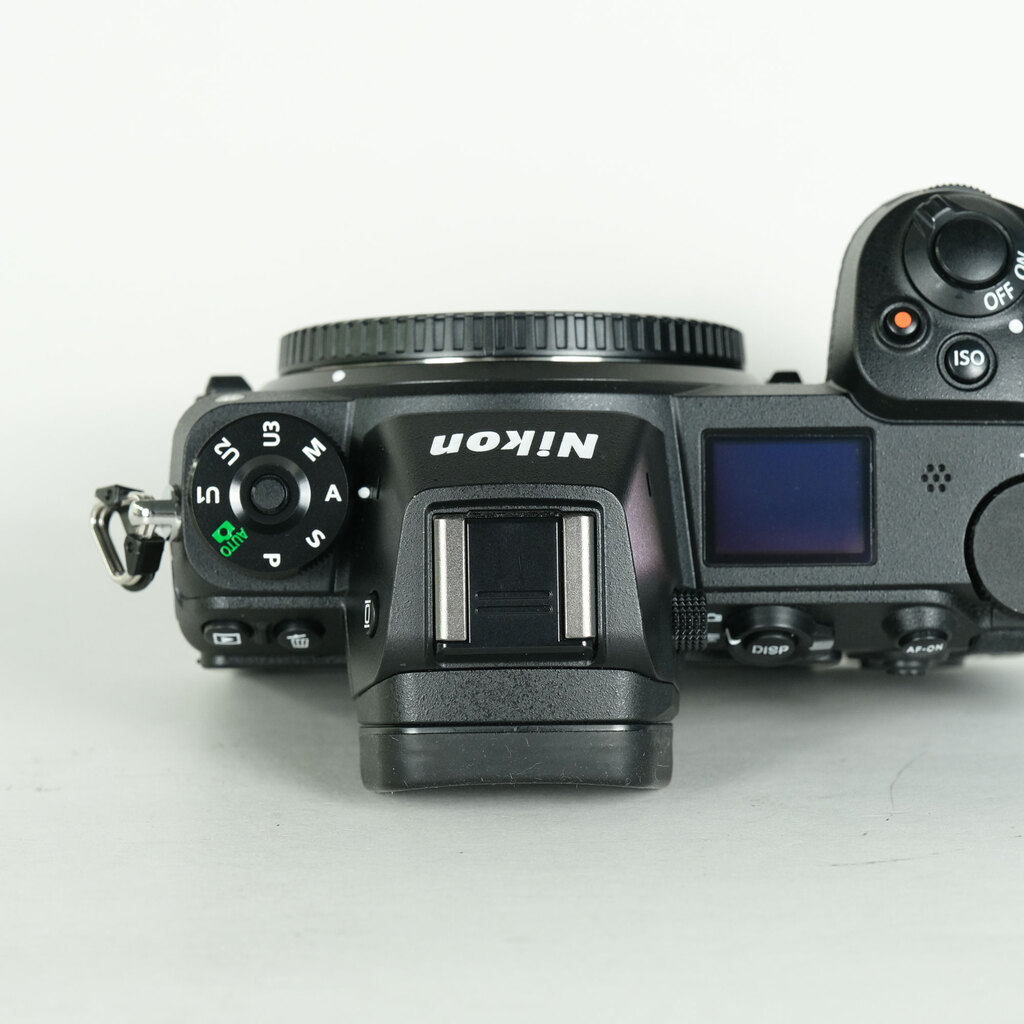 Nikon Z6 美品 シャッター10478回 おまけ多数付 Nikon Z6の出品 | ONE SCENE（ワンシーン）