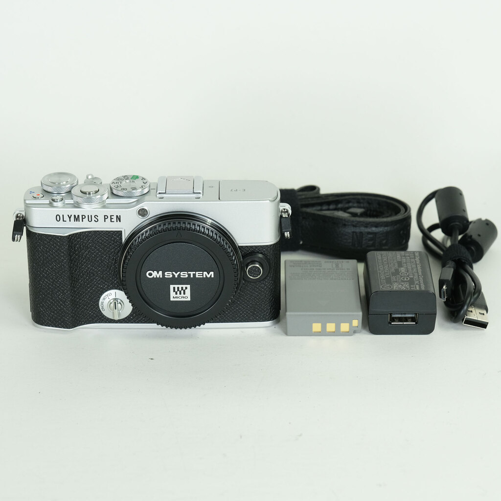 OLYMPUS PEN E-P7