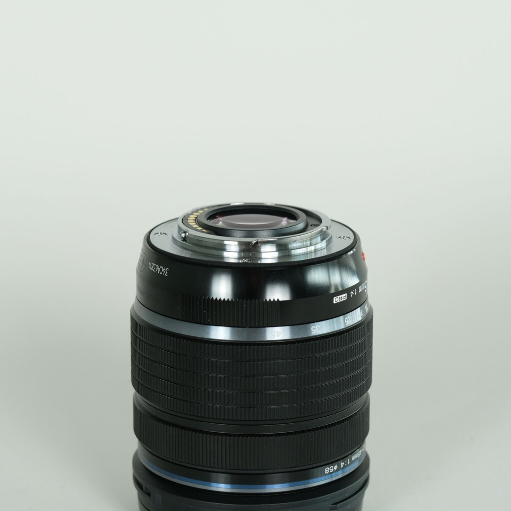OM SYSTEM M.ZUIKO DIGITAL ED 12-45mm F4.0 PRO OM SYSTEM M.ZUIKO DIGITAL ED 12-45mm F4.0 PRO