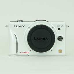 Panasonic LUMIX DMC-GF2-K ボディ ホワイト Panasonic LUMIX DMC-GF2-K ボディ ホワイト