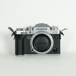 FUJIFILM X-T4