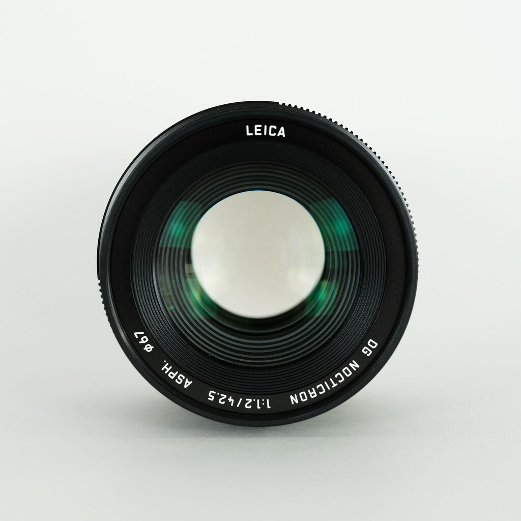 Panasonic LEICA DG NOCTICRON 42.5mm / F1.2 ASPH. / POWER O.I.S.