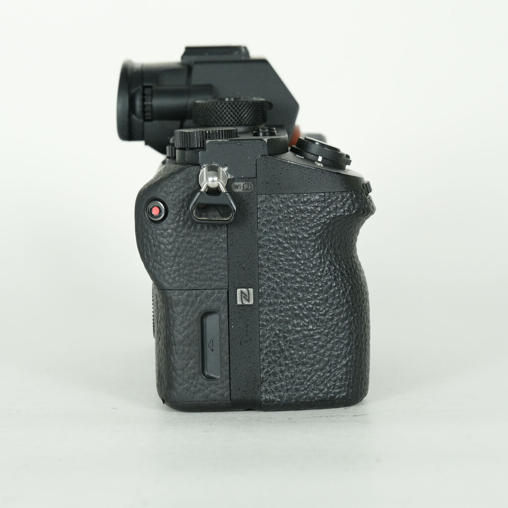 SONY α7S II（ILCE-7SM2）の出品 | ONE SCENE（ワンシーン）