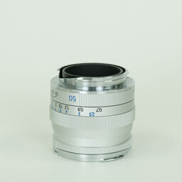Carl Zeiss Planar T* 2.0/50 ZM シルバー