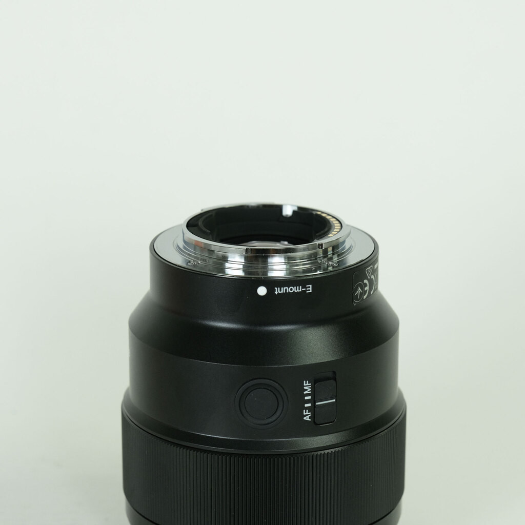 SONY FE 85mm F1.8 SEL85F18 SONY FE 85mm F1.8 SEL85F18