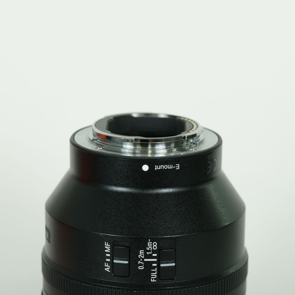 SONY FE 135mm F1.8 GM SEL135F18GMの出品 | ONE SCENE（ワンシーン）