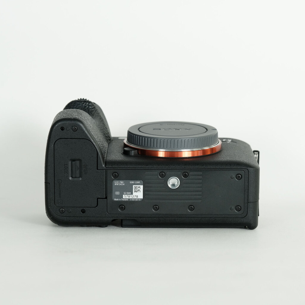 SONY α7 IV(ILCE-7M4) SONY α7 IV(ILCE-7M4)