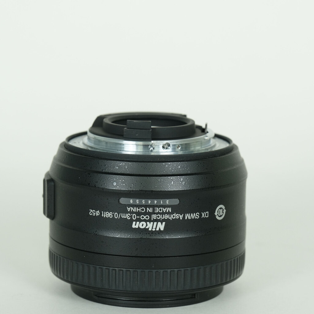 Nikon AF-S DX NIKKOR 35mm f/1.8G Nikon AF-S DX NIKKOR 35mm f/1.8G