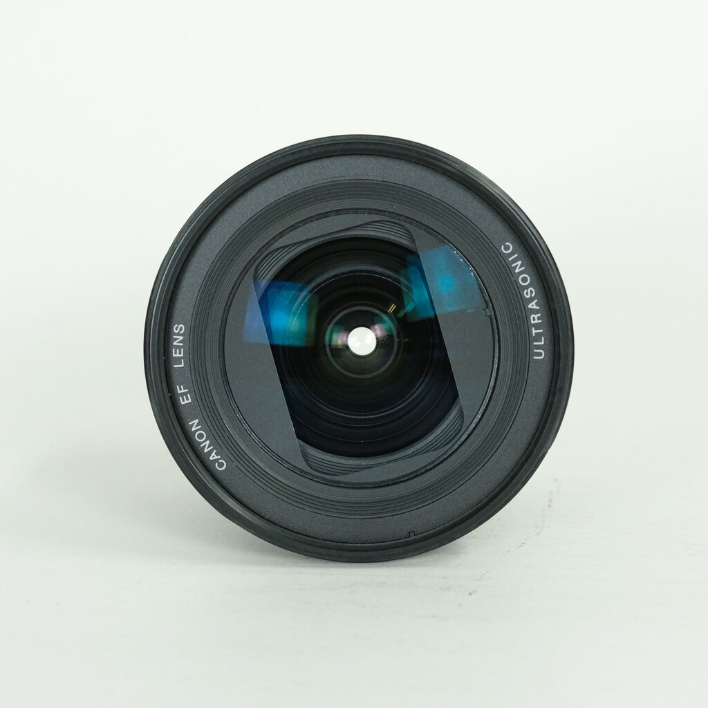 Canon EF20-35mm F3.5-4.5 USM Canon EF20-35mm F3.5-4.5 USM