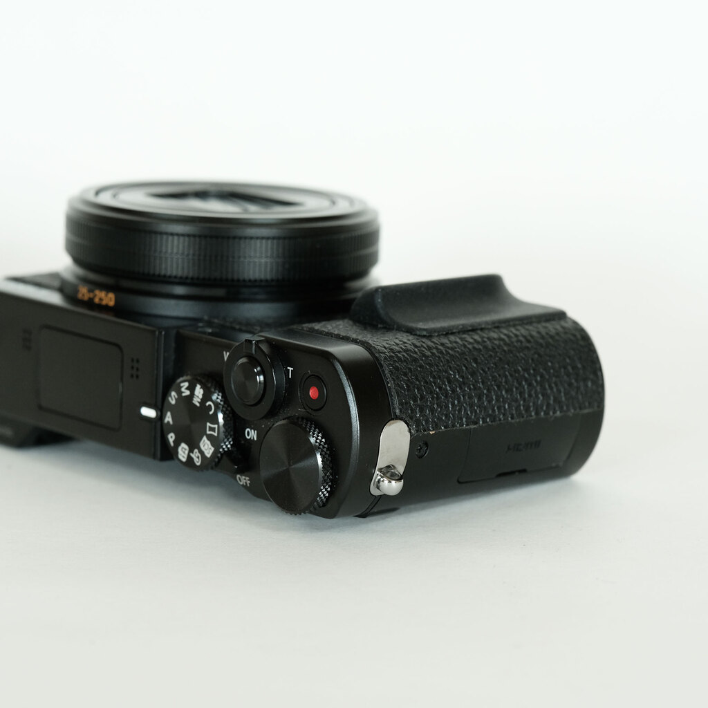 Panasonic LUMIX DMC-TX1