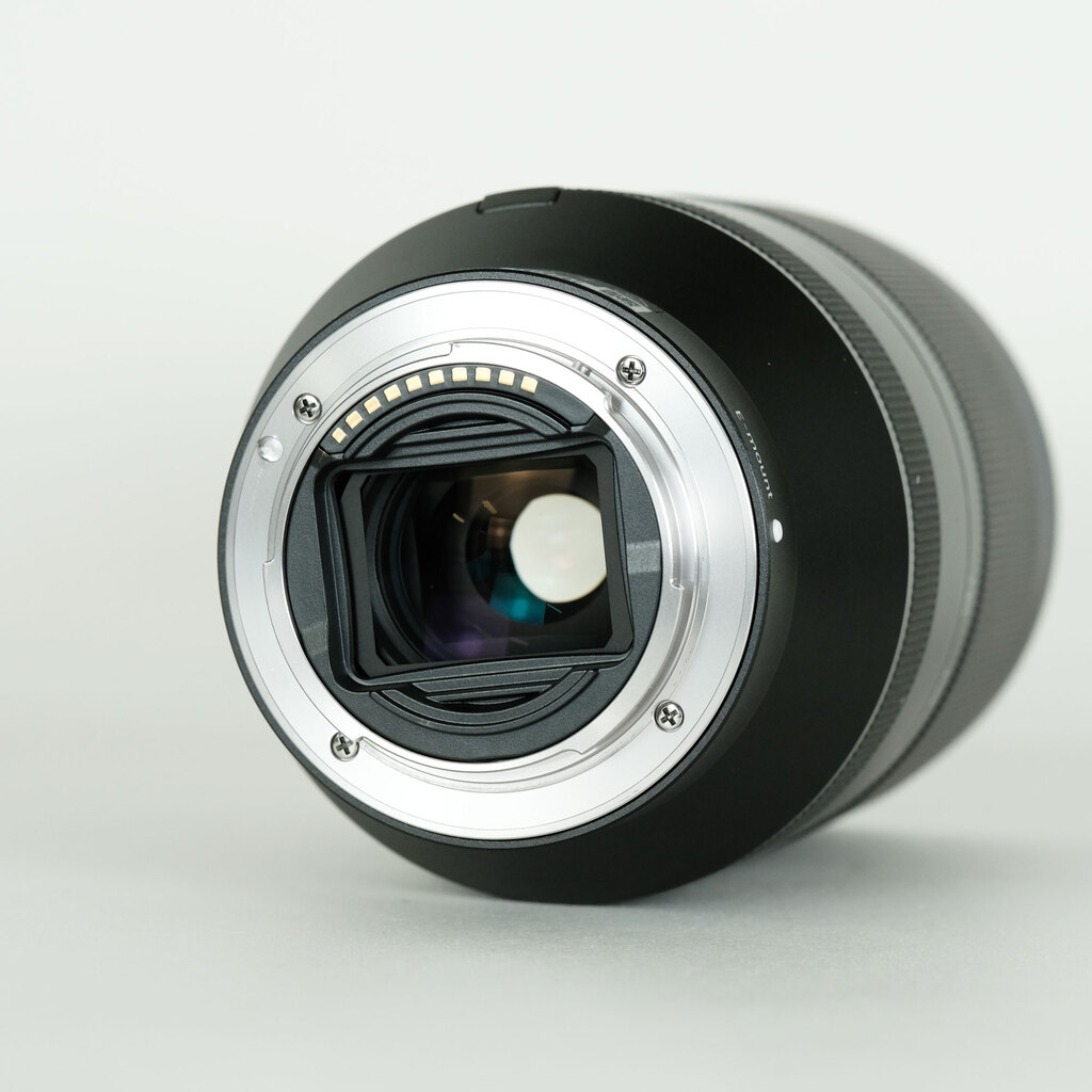 SONY FE 24-240mm F3.5-6.3 OSS SEL24240