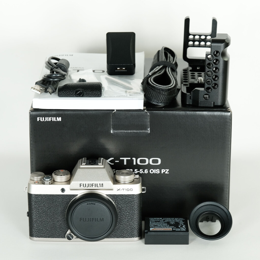 FUJIFILM X-T100