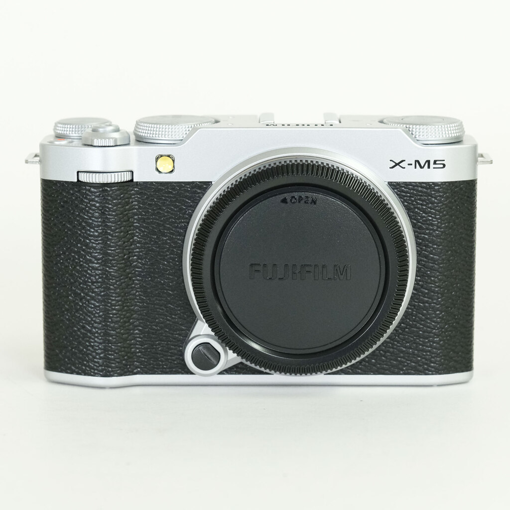 FUJIFILM X-M5