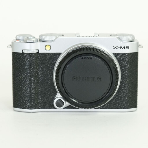 FUJIFILM X-M5