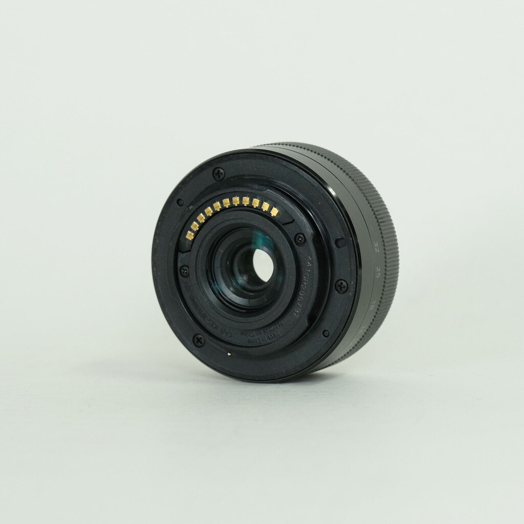 Panasonic LUMIX G VARIO 12-32mm / F3.5-5.6 ASPH. / MEGA O.I.S.