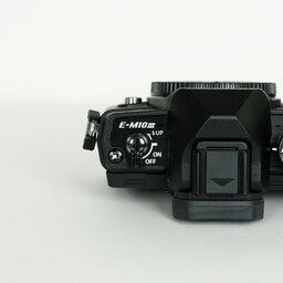 OLYMPUS OM-D E-M10 Mark III