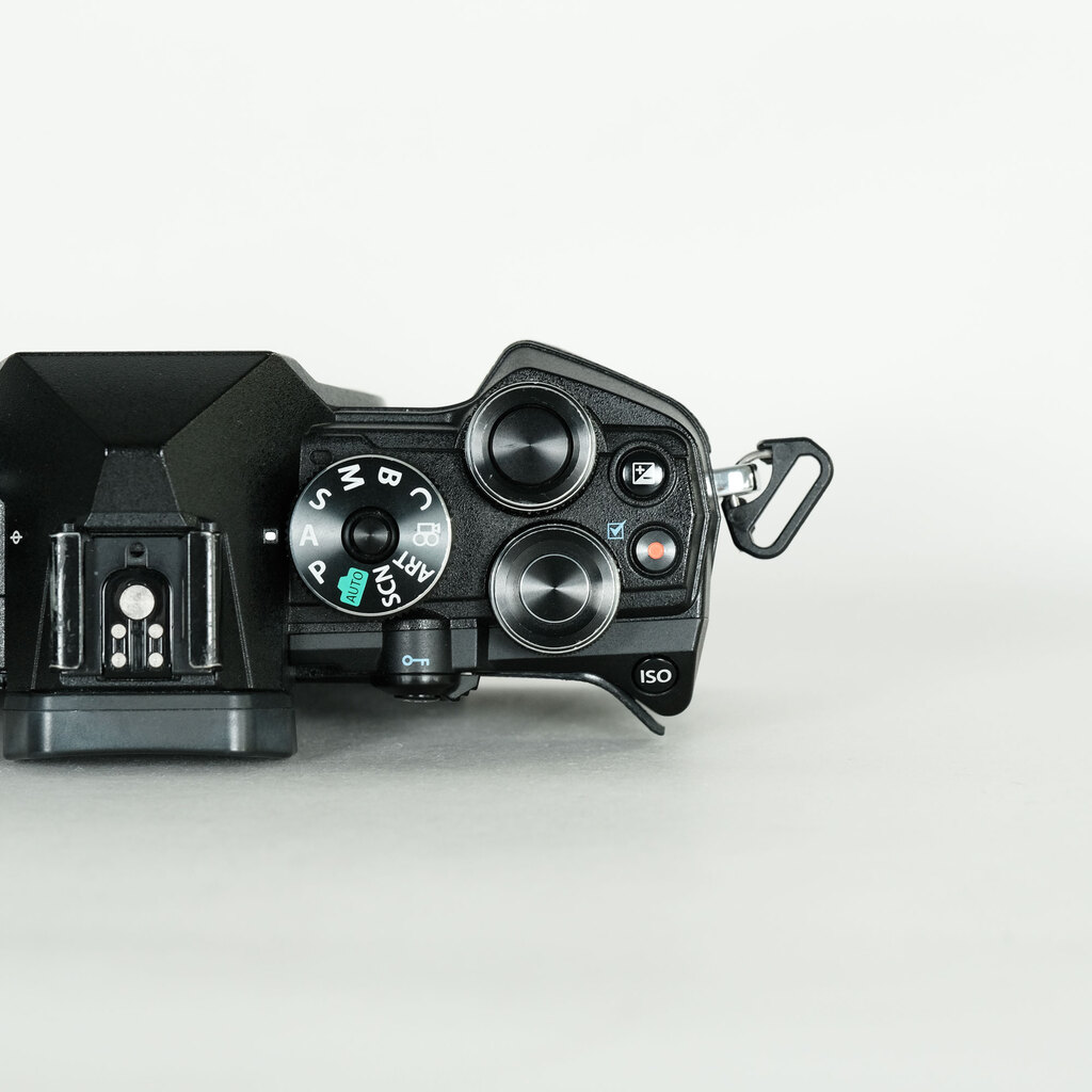 OLYMPUS OM-D E-M5 Mark III