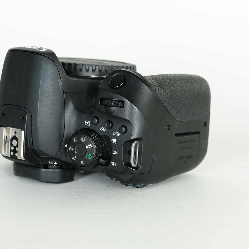 Canon EOS Kiss X10i