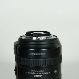 Nikon AF-S DX NIKKOR 18-200mm F3.5-5.6G ED VR II