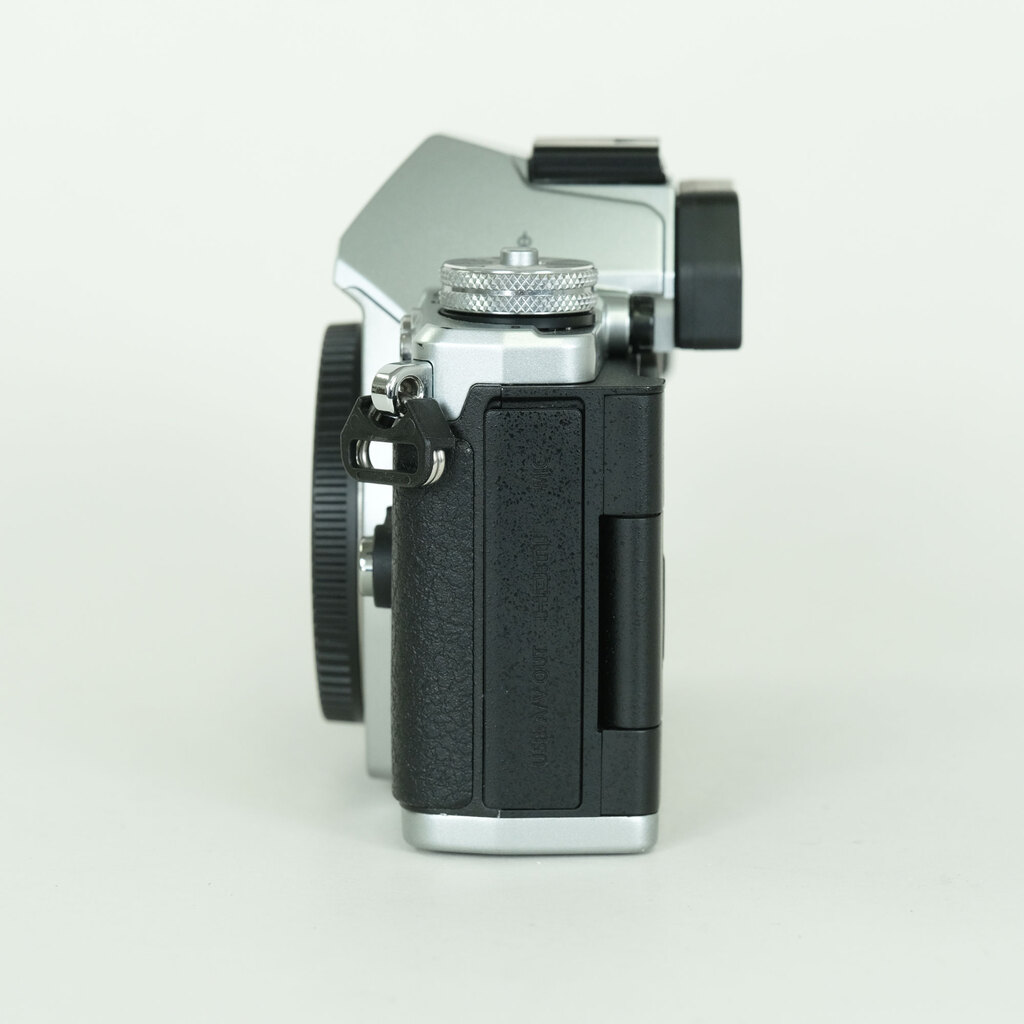 OLYMPUS OM-D E-M5 Mark II OLYMPUS OM-D E-M5 Mark II