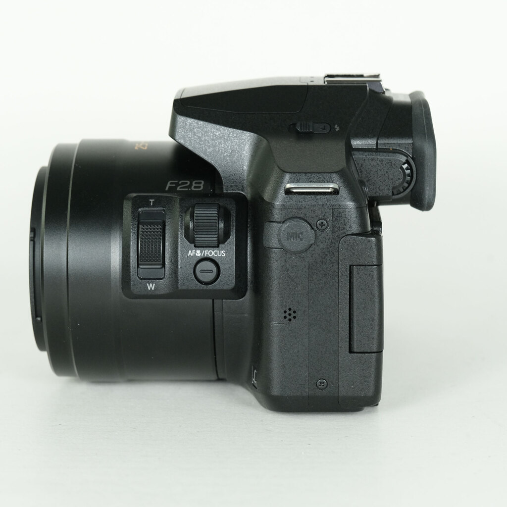 Panasonic LUMIX DMC-FZ300
