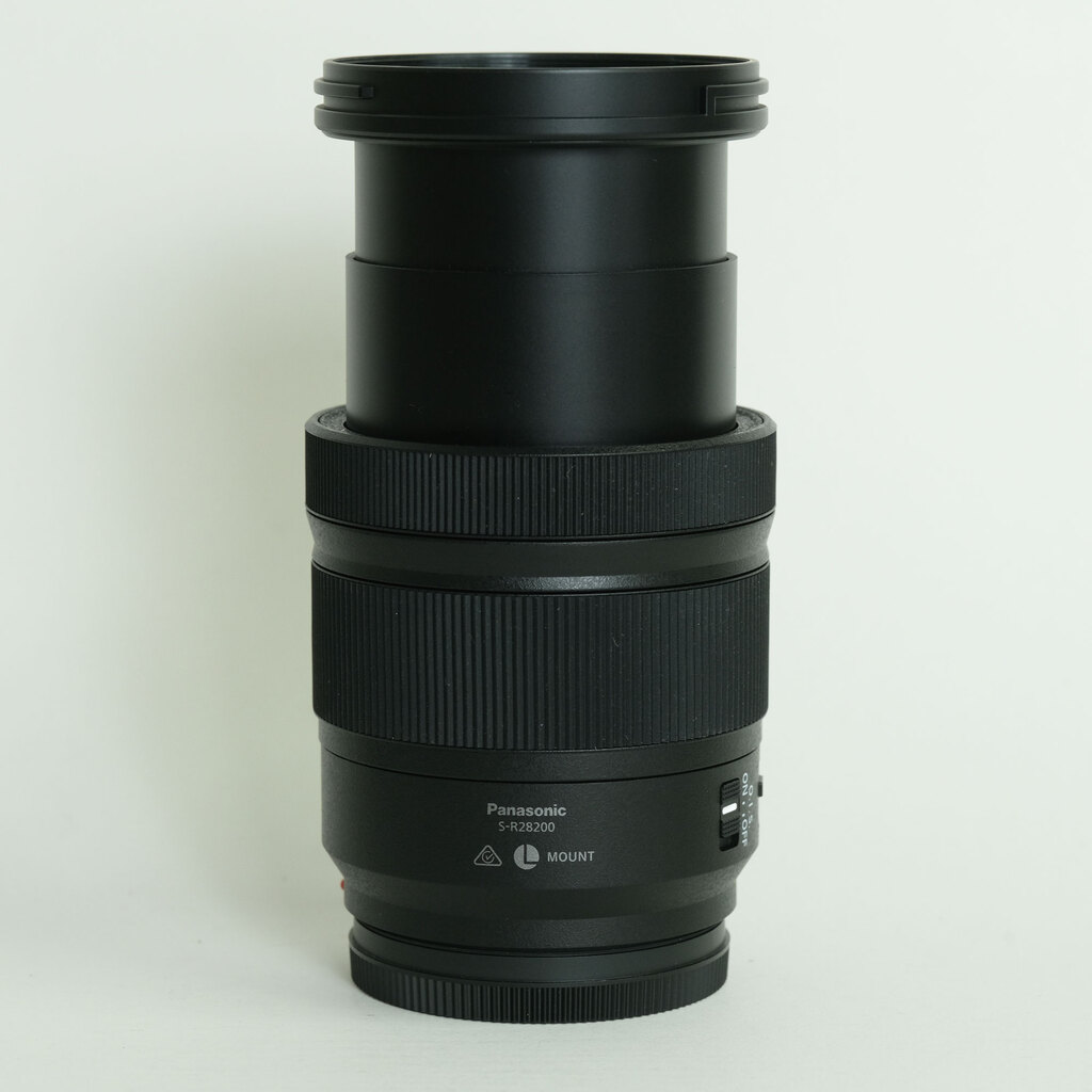 Panasonic LUMIX S 28-200mm F4-7.1 MACRO O.I.S.