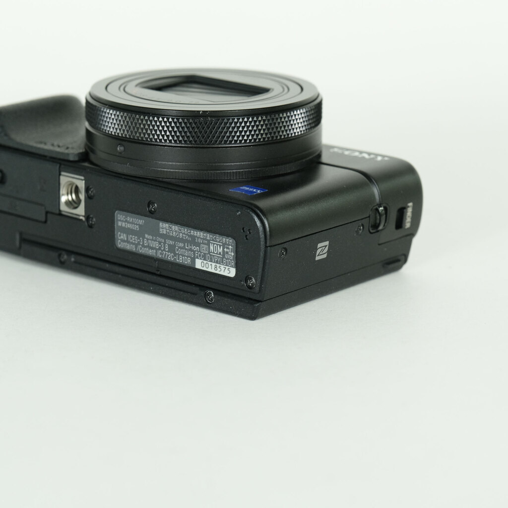 SONY Cyber-shot DSC-RX100M7 SONY Cyber-shot DSC-RX100M7