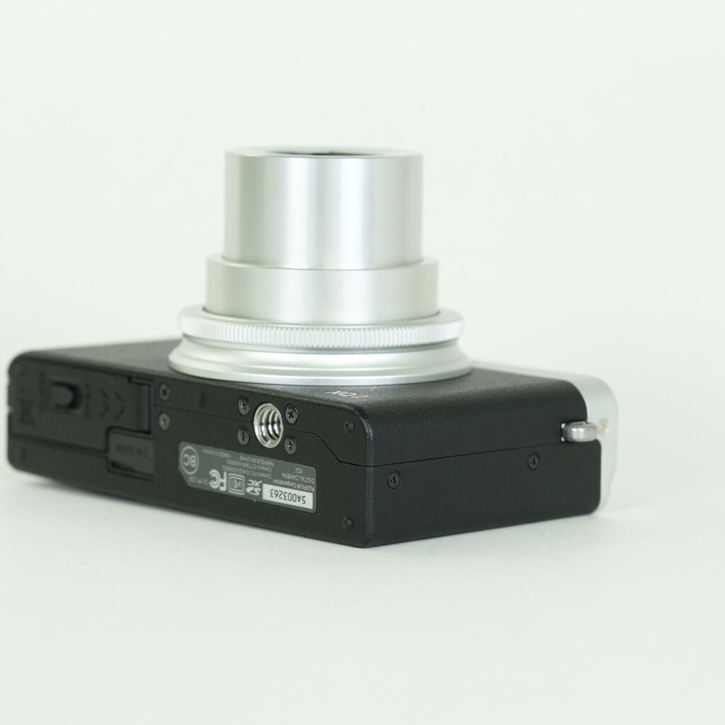 FUJIFILM XQ2 シルバー